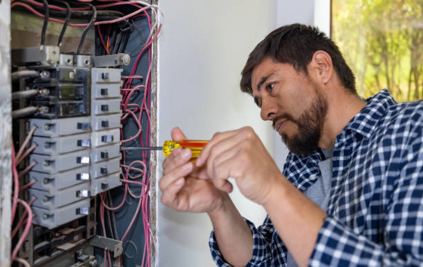 Best Licensed Electrician  in Branford Center, CT